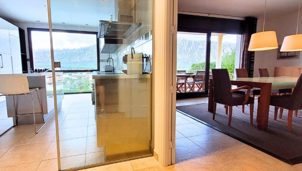 5 bedroom Villa for sale in Collbato with pool garage - € 650,000 (Ref: 9595093)