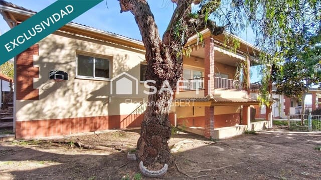 4 slaapkamer Villa te koop in Segur de Calafell, Calafell met zwembad garage - € 280.000 (Ref: 9595105)