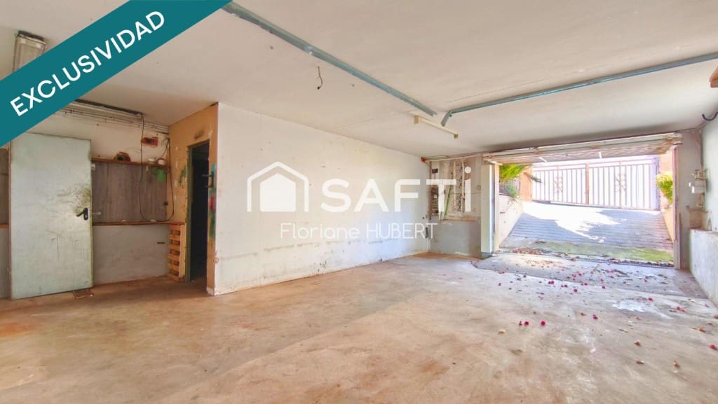 4 slaapkamer Villa te koop in Calafell met zwembad garage - € 280.000 (Ref: 9595105)
