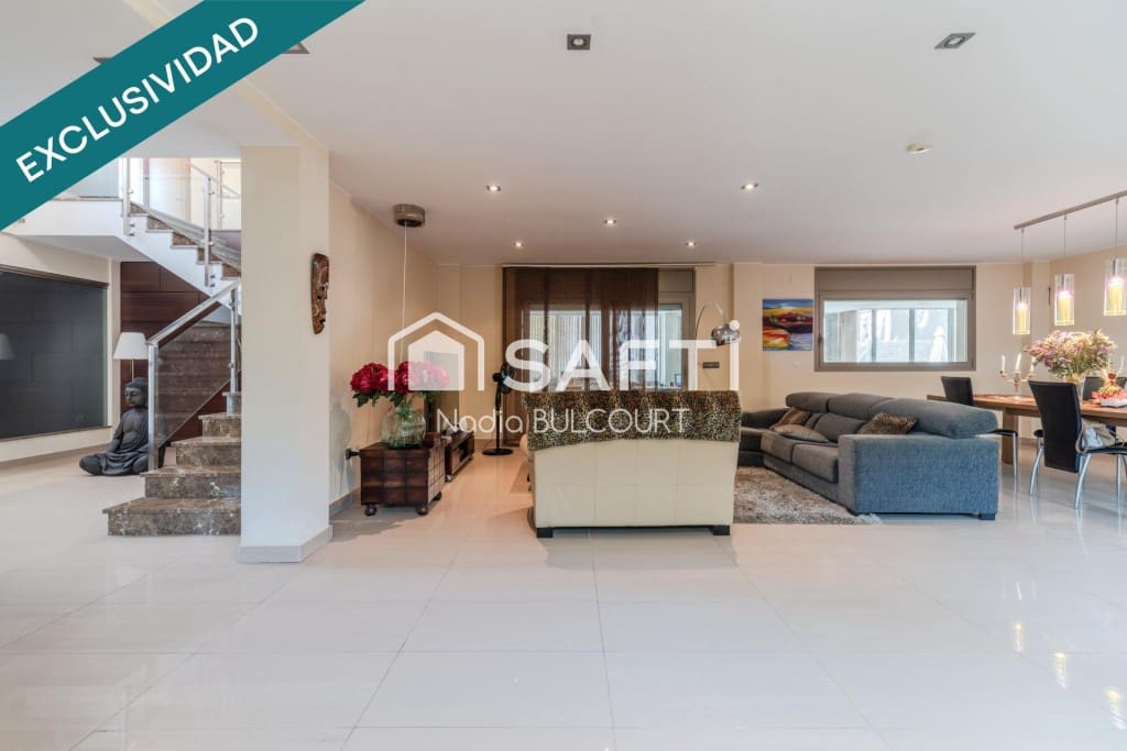 5 bedroom Villa for sale in Collbato with pool garage - € 1,165,000 (Ref: 9595107)