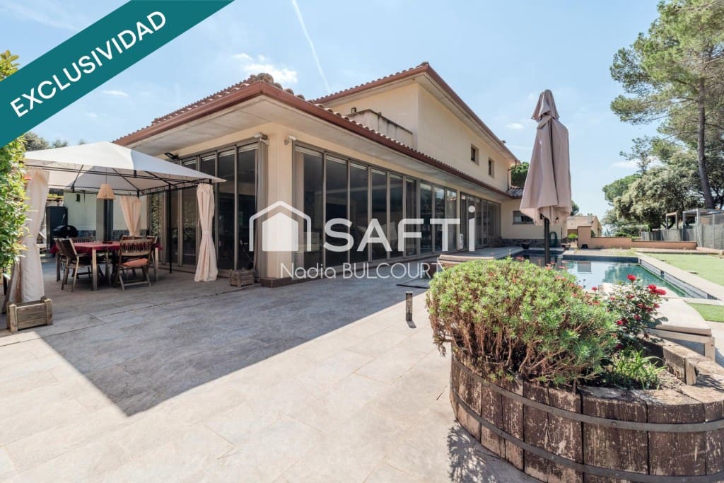 5 bedroom Villa for sale in Collbato with pool garage - € 1,165,000 (Ref: 9595107)