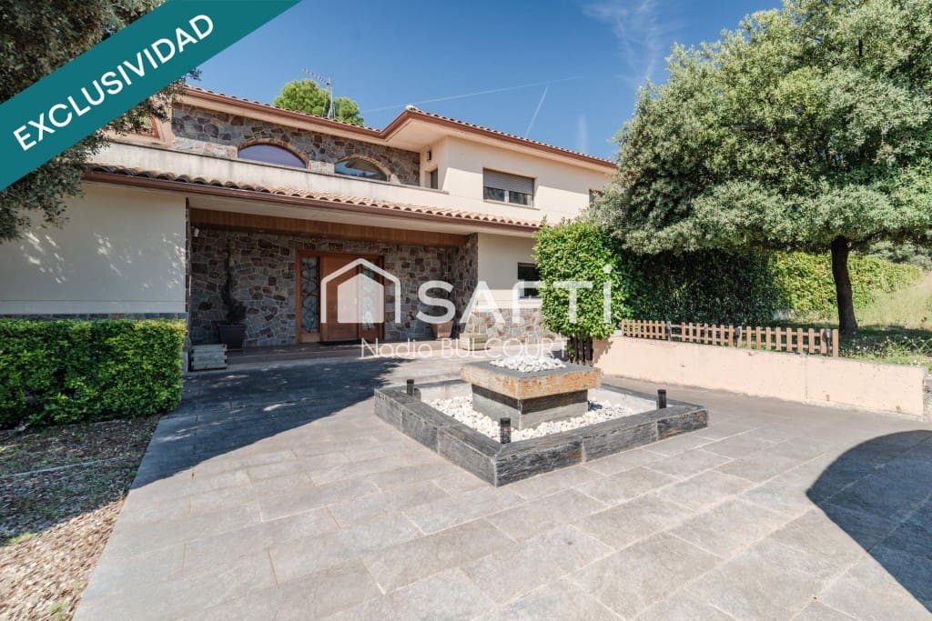 5 bedroom Villa for sale in Collbato with pool garage - € 1,165,000 (Ref: 9595107)