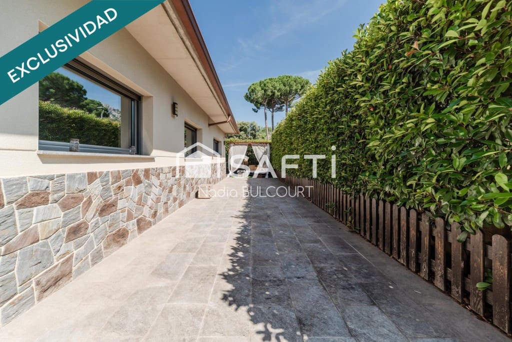 5 bedroom Villa for sale in Collbato with pool garage - € 1,165,000 (Ref: 9595107)