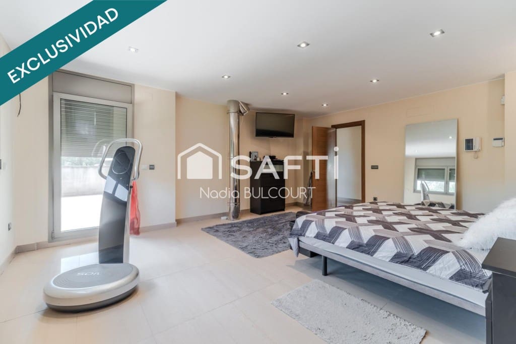 5 bedroom Villa for sale in Collbato with pool garage - € 1,165,000 (Ref: 9595107)