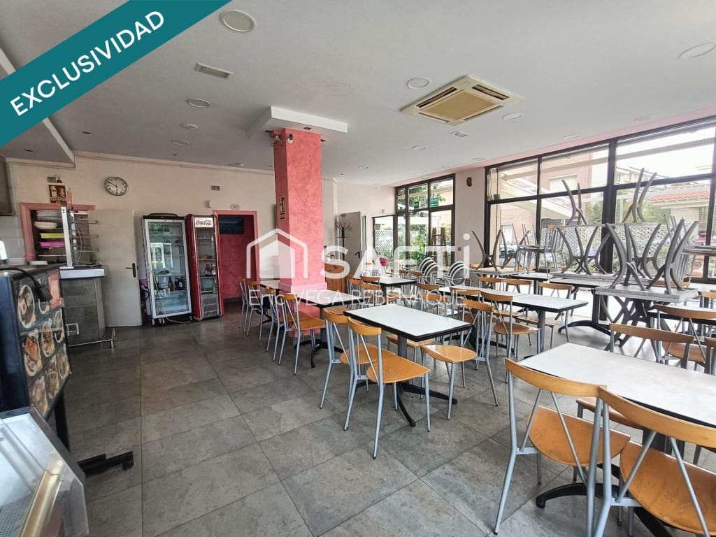 Kaupallinen myytävänä paikassa Pineda de Mar - 299 000 € (Ref: 9595108)