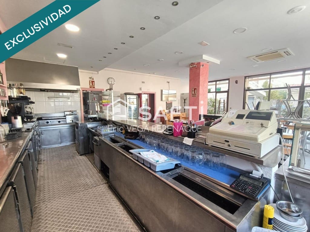 Kaupallinen myytävänä paikassa Pineda de Mar - 299 000 € (Ref: 9595108)