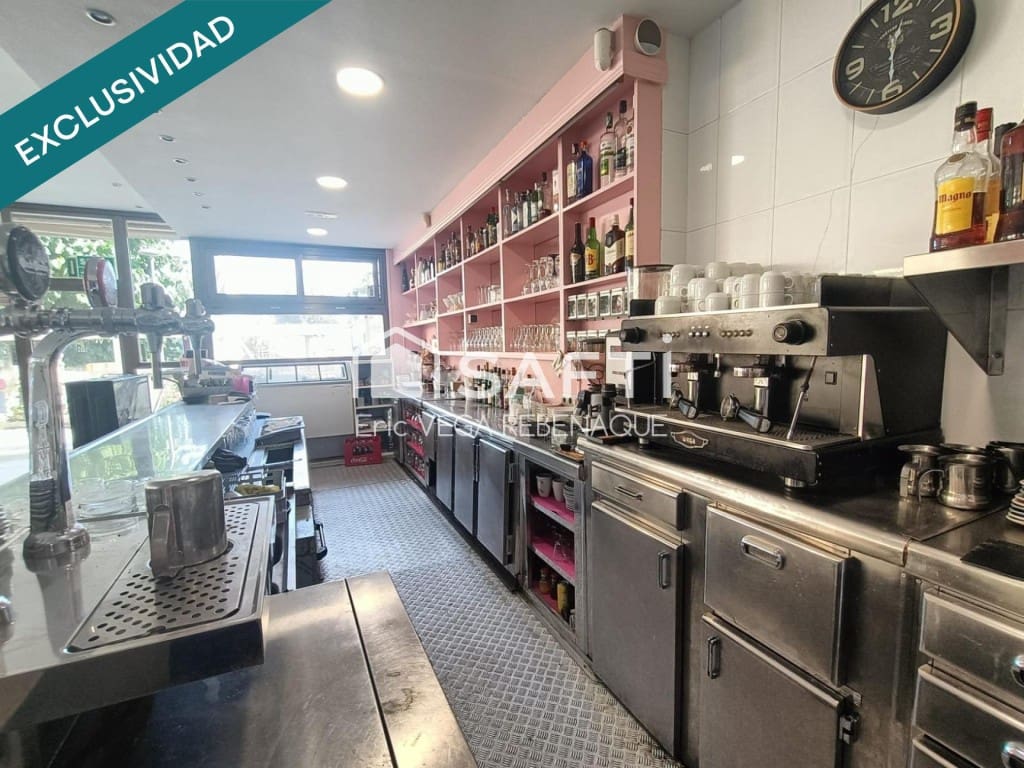 Kaupallinen myytävänä paikassa Pineda de Mar - 299 000 € (Ref: 9595108)