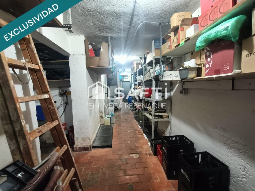 Kaupallinen myytävänä paikassa Pineda de Mar - 299 000 € (Ref: 9595108)