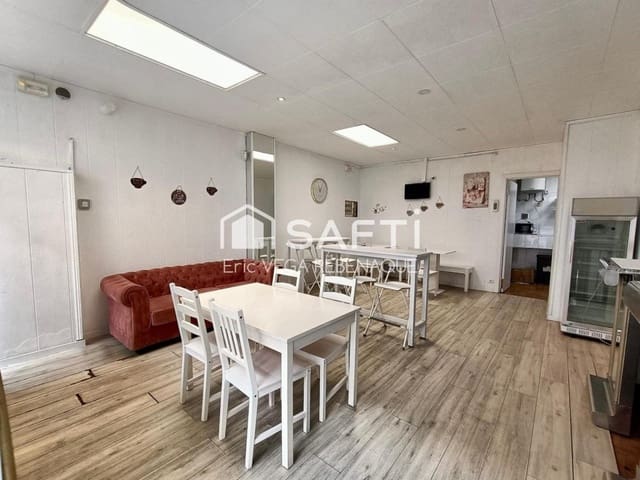 Erhverv til salg i Pineda de Mar - € 75.000 (Ref: 9595109)