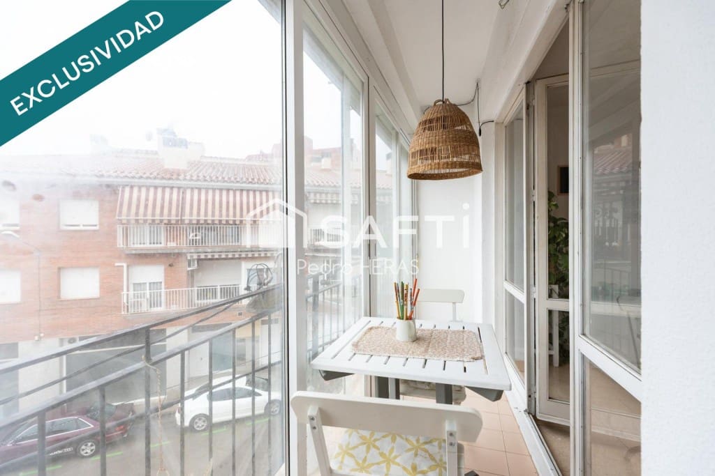 4 bedroom Apartment for sale in Pineda de Mar - € 298,600 (Ref: 9595113)