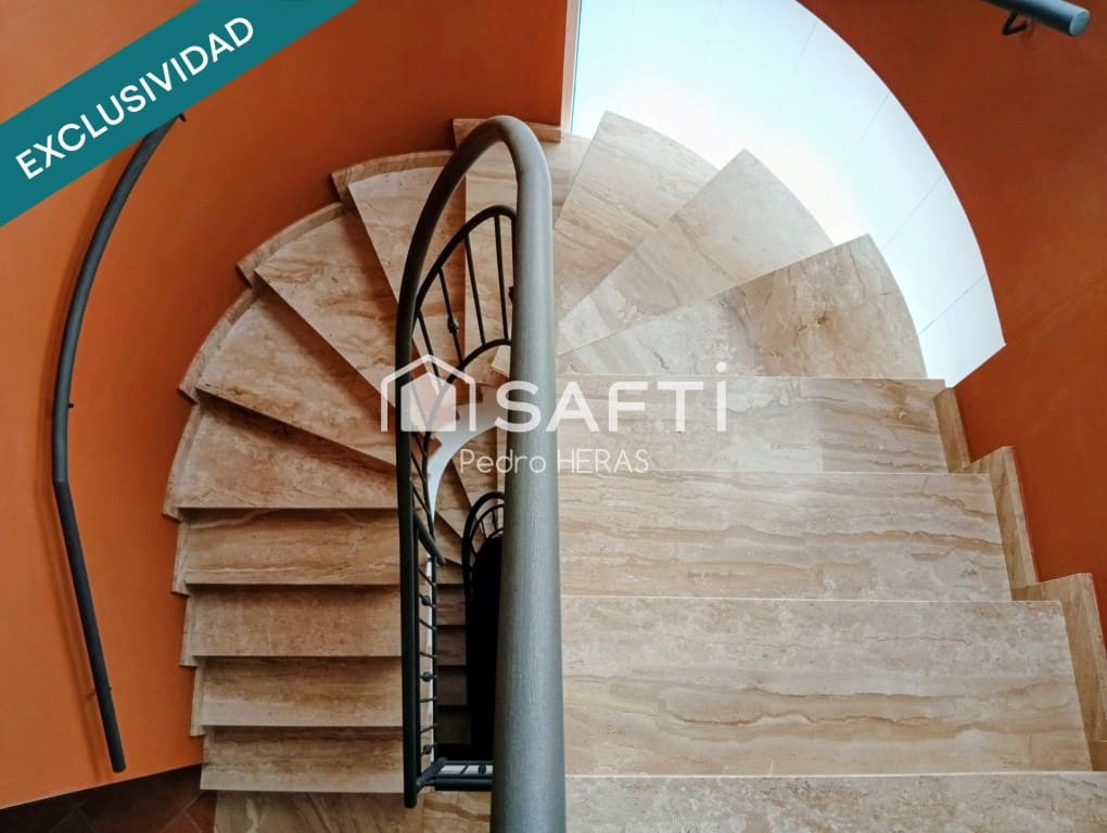 4 bedroom Villa for sale in Sils with pool garage - € 468,500 (Ref: 9595115)