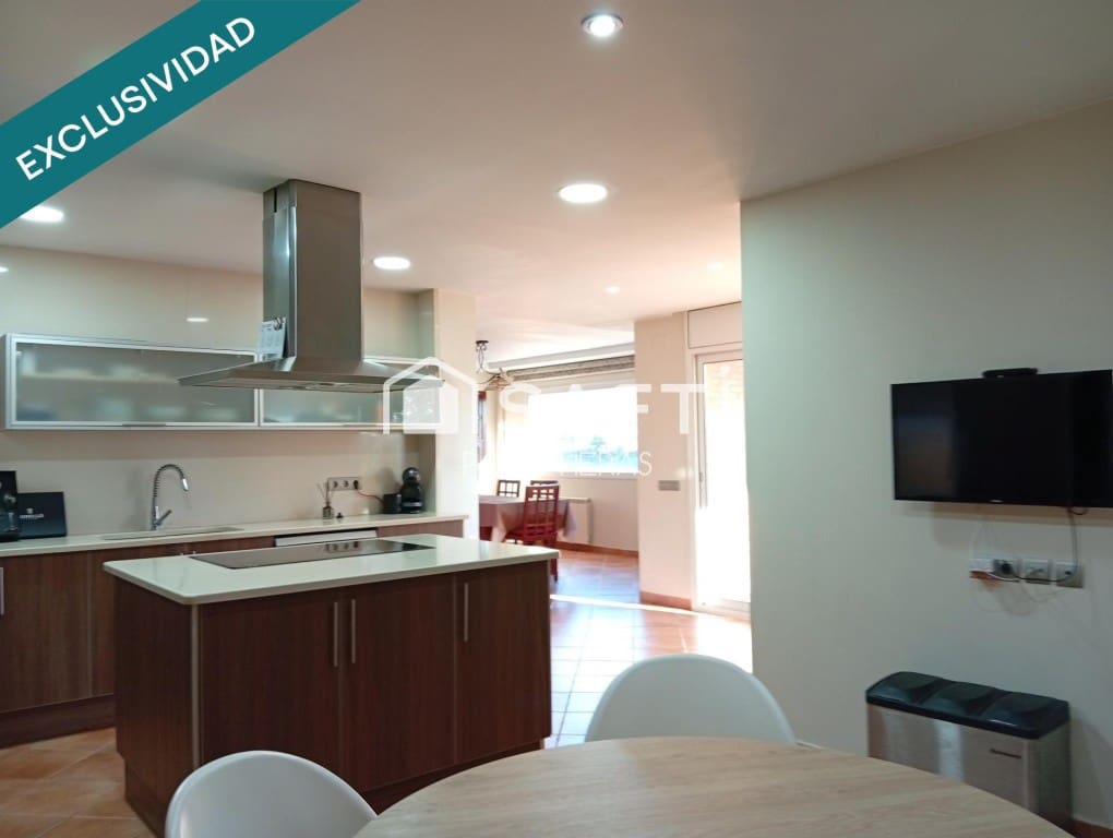 4 bedroom Villa for sale in Sils with pool garage - € 468,500 (Ref: 9595115)