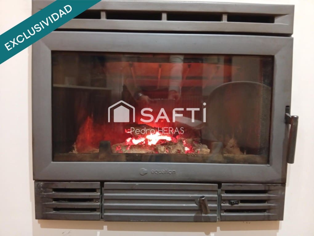 4 bedroom Villa for sale in Sils with pool garage - € 468,500 (Ref: 9595115)