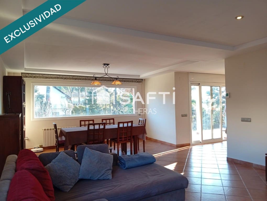 4 bedroom Villa for sale in Sils with pool garage - € 468,500 (Ref: 9595115)