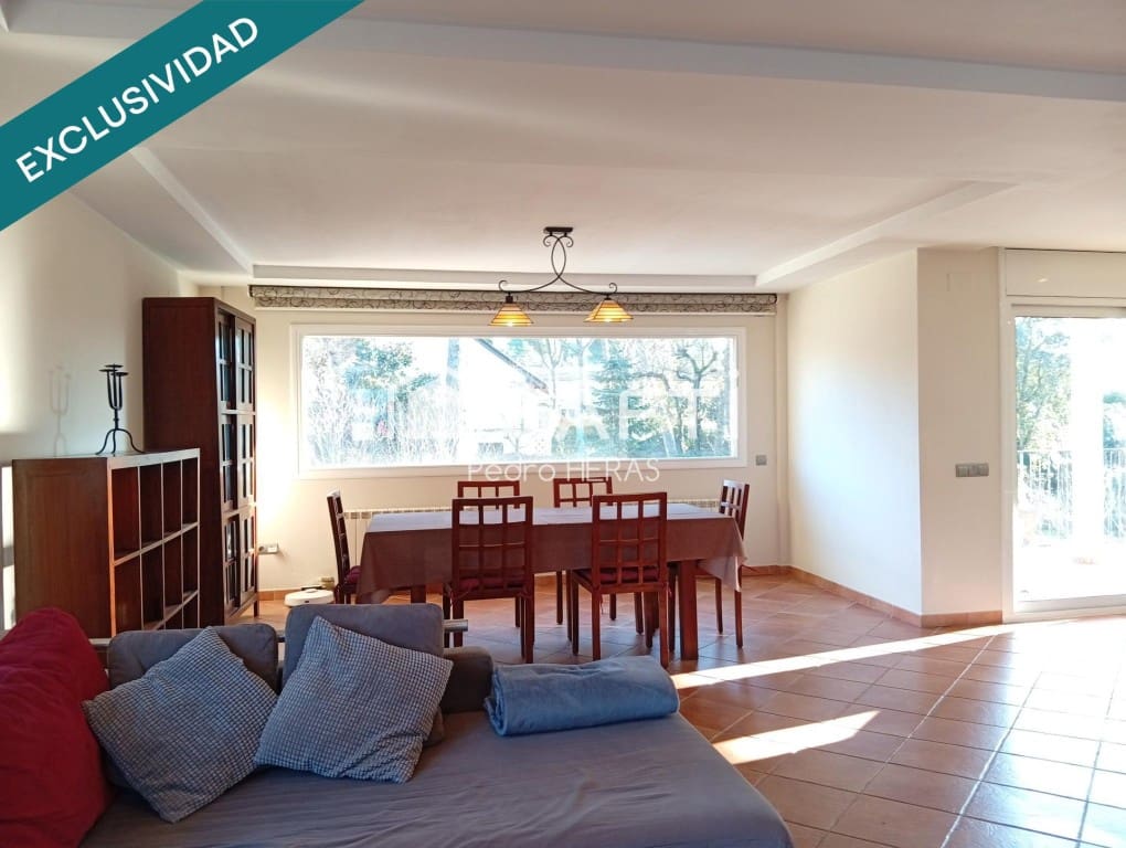 4 bedroom Villa for sale in Sils with pool garage - € 468,500 (Ref: 9595115)