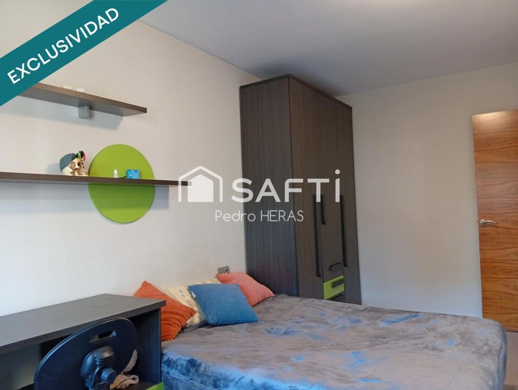 4 bedroom Villa for sale in Sils with pool garage - € 468,500 (Ref: 9595115)