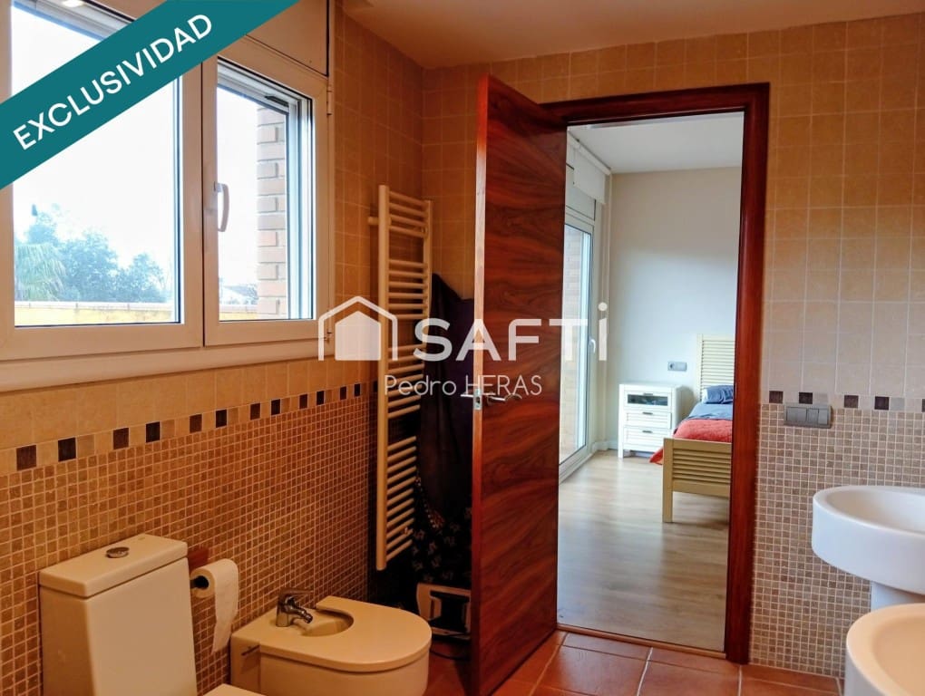 4 bedroom Villa for sale in Sils with pool garage - € 468,500 (Ref: 9595115)