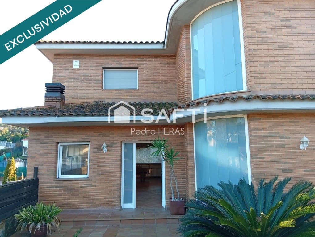 4 bedroom Villa for sale in Sils with pool garage - € 468,500 (Ref: 9595115)