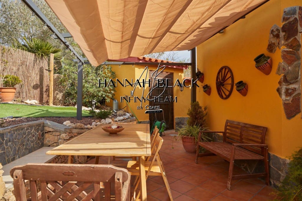 2 makuuhuone Huvila myytävänä paikassa Olivella mukana uima-altaan - 590 000 € (Ref: 9595119)