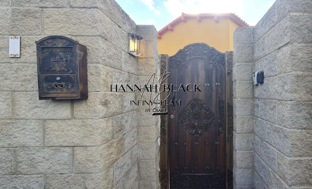 2 makuuhuone Huvila myytävänä paikassa Olivella mukana uima-altaan - 590 000 € (Ref: 9595119)