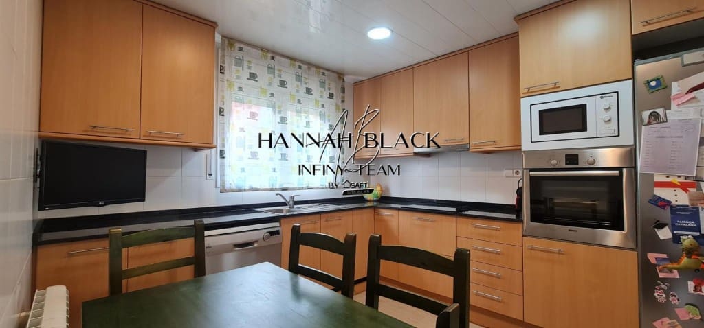 4 bedroom Villa for sale in Piera with garage - € 355,000 (Ref: 9595120)