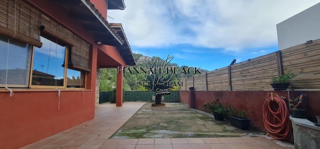 3 bedroom Villa for sale in Vallirana with pool garage - € 599,000 (Ref: 9595121)