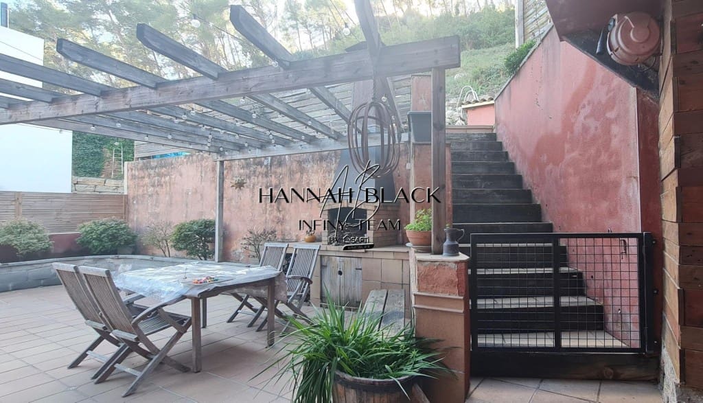 3 bedroom Villa for sale in Vallirana with pool garage - € 599,000 (Ref: 9595121)