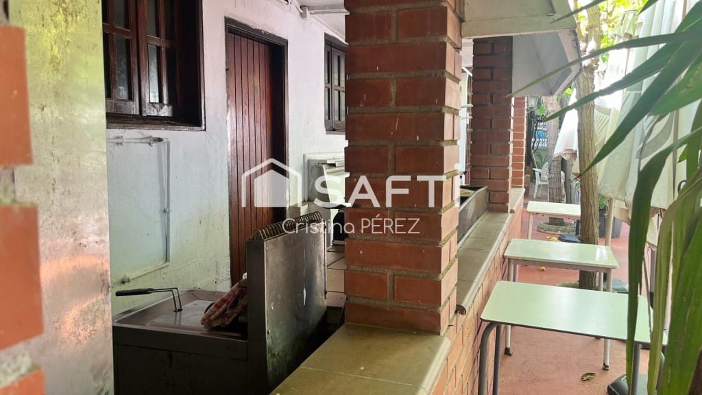 Erhverv til salg i Pineda de Mar - € 1.500.000 (Ref: 9595133)