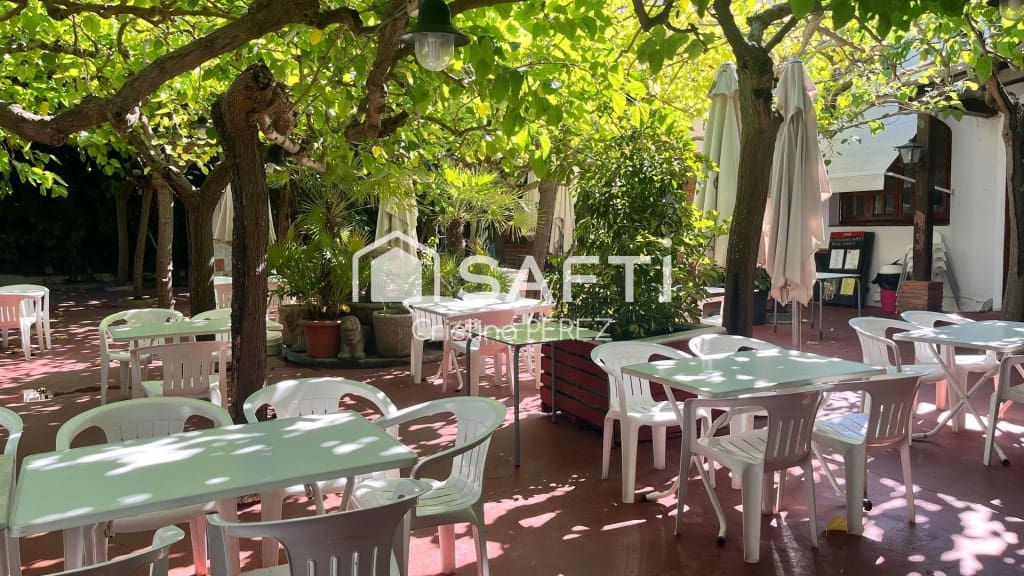 Erhverv til salg i Pineda de Mar - € 1.500.000 (Ref: 9595133)