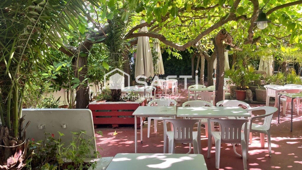 Erhverv til salg i Pineda de Mar - € 1.500.000 (Ref: 9595133)