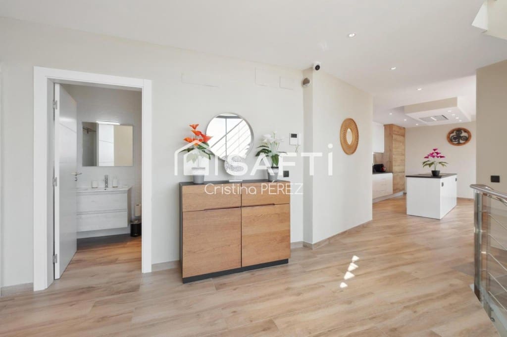 5 bedroom Villa for sale in Lloret de Mar with pool garage - € 1,400,000 (Ref: 9595134)