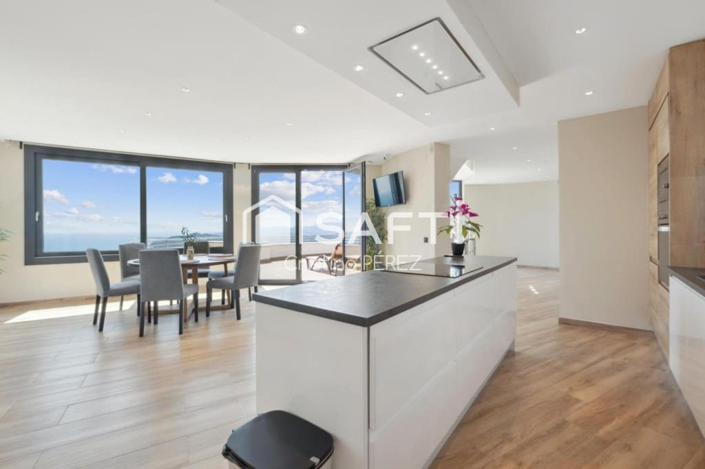 5 bedroom Villa for sale in Lloret de Mar with pool garage - € 1,400,000 (Ref: 9595134)