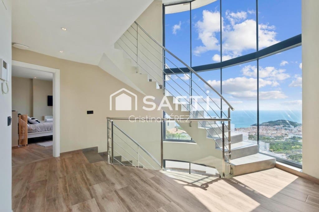 5 bedroom Villa for sale in Lloret de Mar with pool garage - € 1,400,000 (Ref: 9595134)