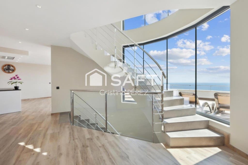 5 bedroom Villa for sale in Lloret de Mar with pool garage - € 1,400,000 (Ref: 9595134)