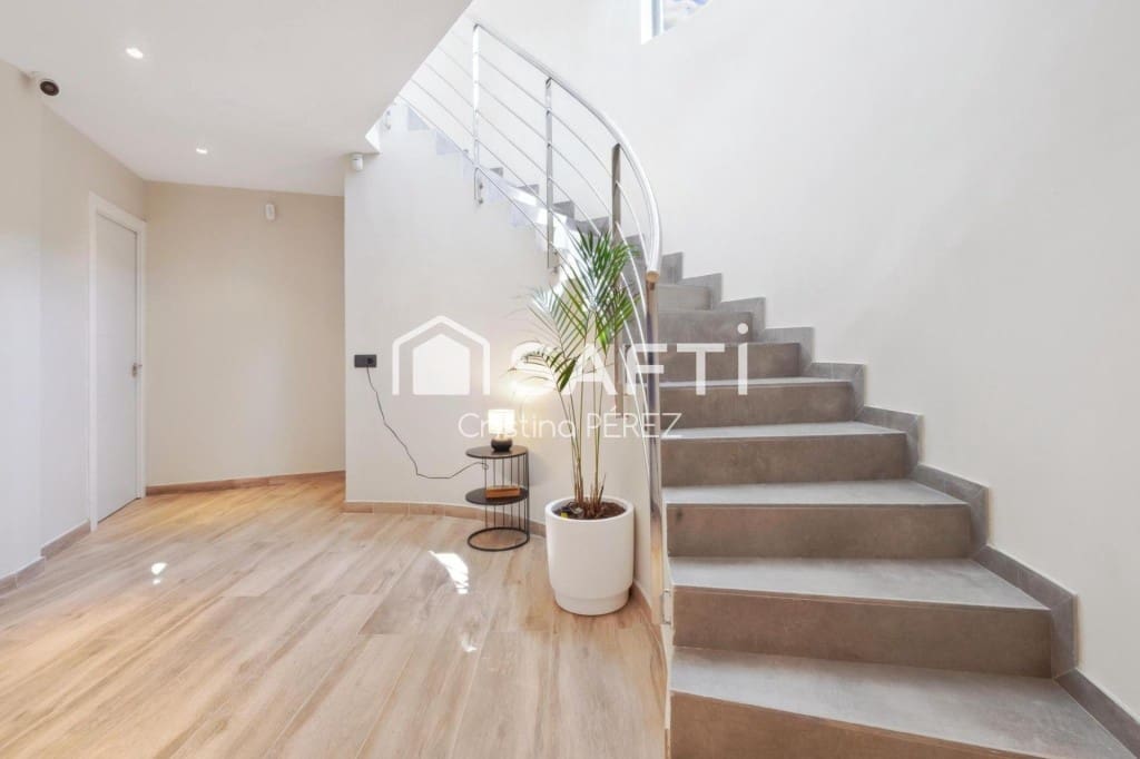 5 bedroom Villa for sale in Lloret de Mar with pool garage - € 1,400,000 (Ref: 9595134)