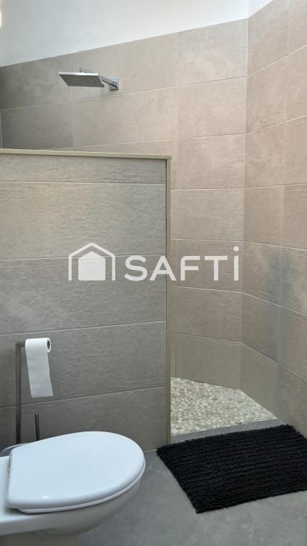 4 makuuhuone Huvila myytävänä paikassa Santa Susanna mukana 
autotalli - 950 000 € (Ref: 9595135)