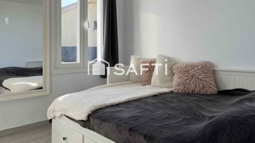 4 makuuhuone Huvila myytävänä paikassa Santa Susanna mukana 
autotalli - 950 000 € (Ref: 9595135)