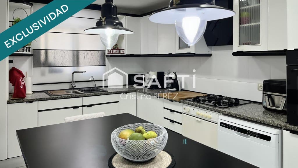 Adosado de 4 habitaciones en Lloret de Mar en venta con piscina garaje - 397.000 € (Ref: 9595137)