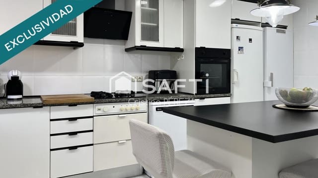 Adosado de 4 habitaciones en Urbanitzacions del Nord, Lloret de Mar en venta con piscina garaje - 397.000 € (Ref: 9595137)
