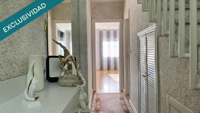Adosado de 4 habitaciones en Urbanitzacions del Nord, Lloret de Mar en venta con piscina garaje - 397.000 € (Ref: 9595137)