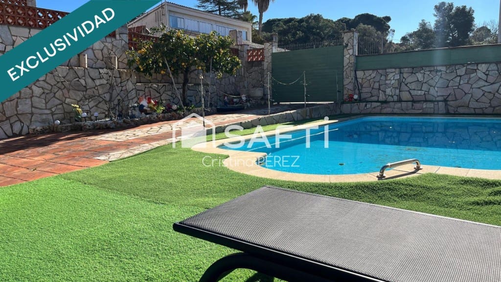 Adosado de 4 habitaciones en Lloret de Mar en venta con piscina garaje - 397.000 € (Ref: 9595137)