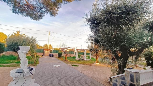 4 bedroom Villa for sale in El Montmell - € 275,000 (Ref: 9595139)