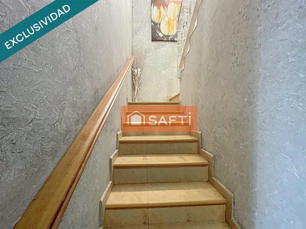 5 soverom Villa til salgs i Pacs del Penedes med svømmebasseng garasje - € 450 000 (Ref: 9595143)