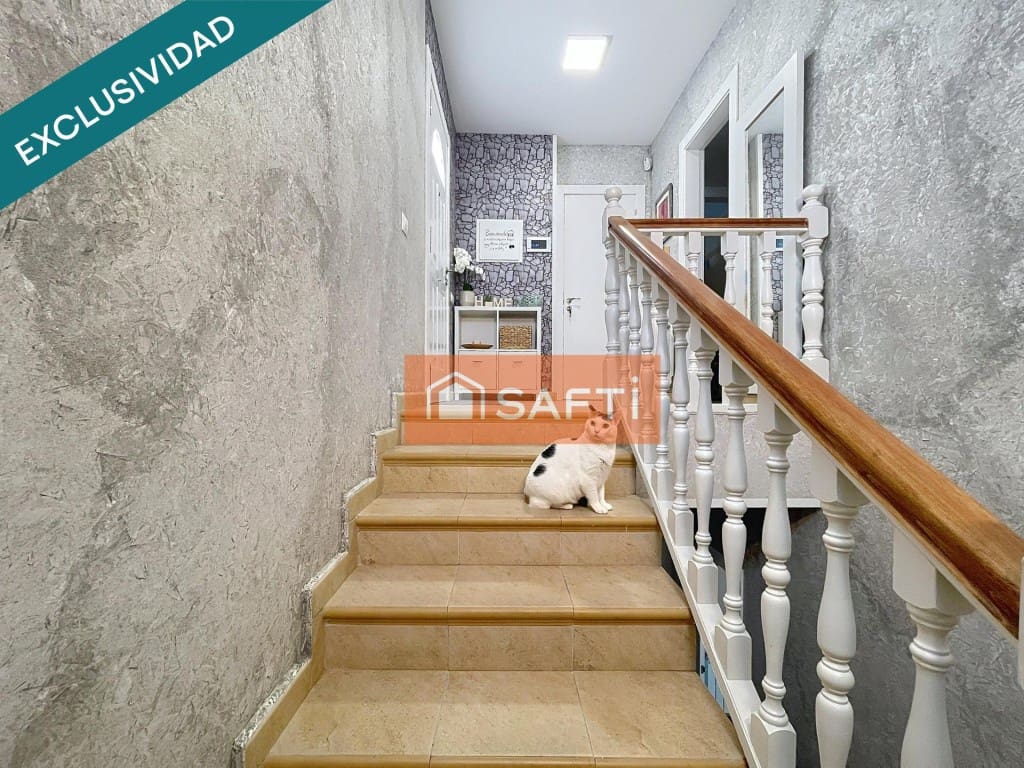 5 soverom Villa til salgs i Pacs del Penedes med svømmebasseng garasje - € 450 000 (Ref: 9595143)