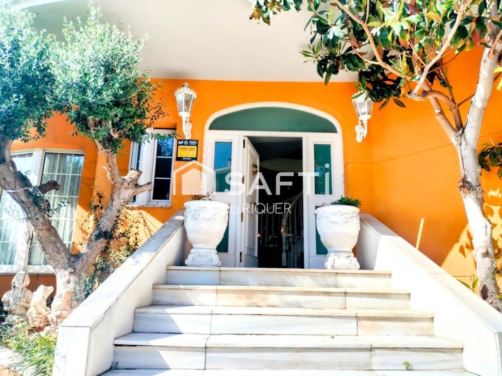 3 soverom Villa til salgs i Pineda de Mar med garasje - € 499 000 (Ref: 9595145)