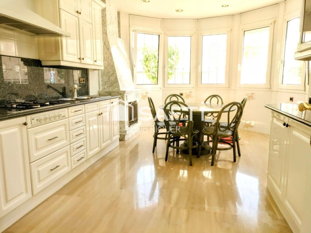 3 soverom Villa til salgs i Pineda de Mar med garasje - € 499 000 (Ref: 9595145)