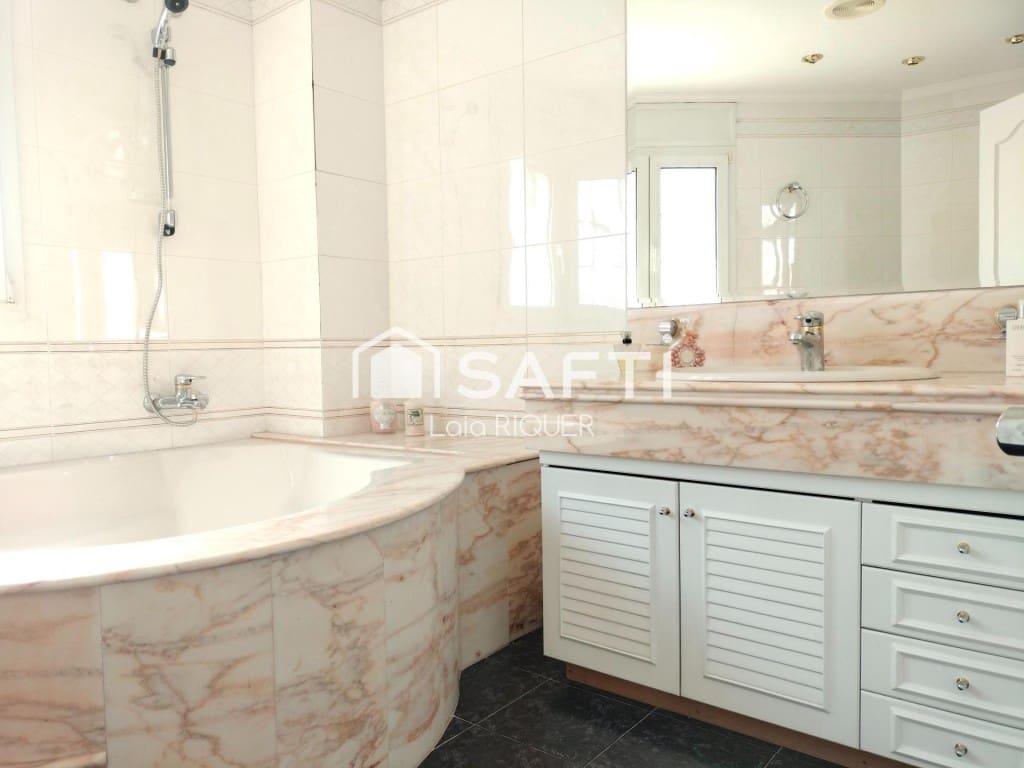 3 soverom Villa til salgs i Pineda de Mar med garasje - € 499 000 (Ref: 9595145)