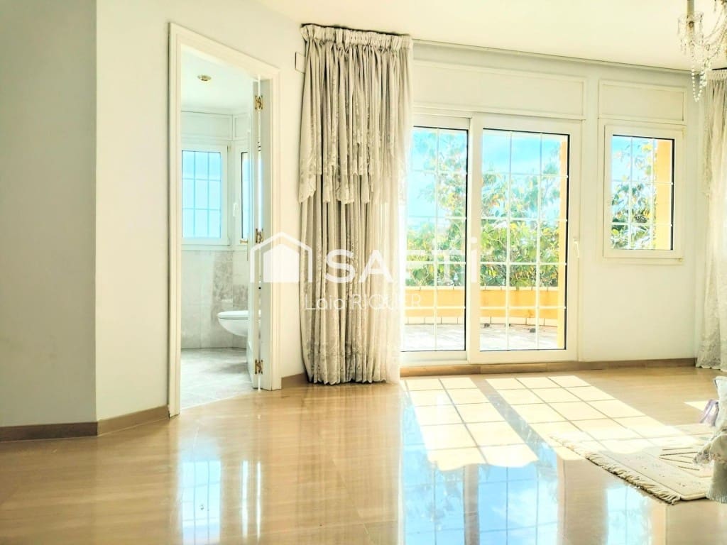 3 soverom Villa til salgs i Pineda de Mar med garasje - € 499 000 (Ref: 9595145)