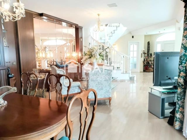 3 soverom Villa til salgs i Pineda de Mar med garasje - € 499 000 (Ref: 9595145)