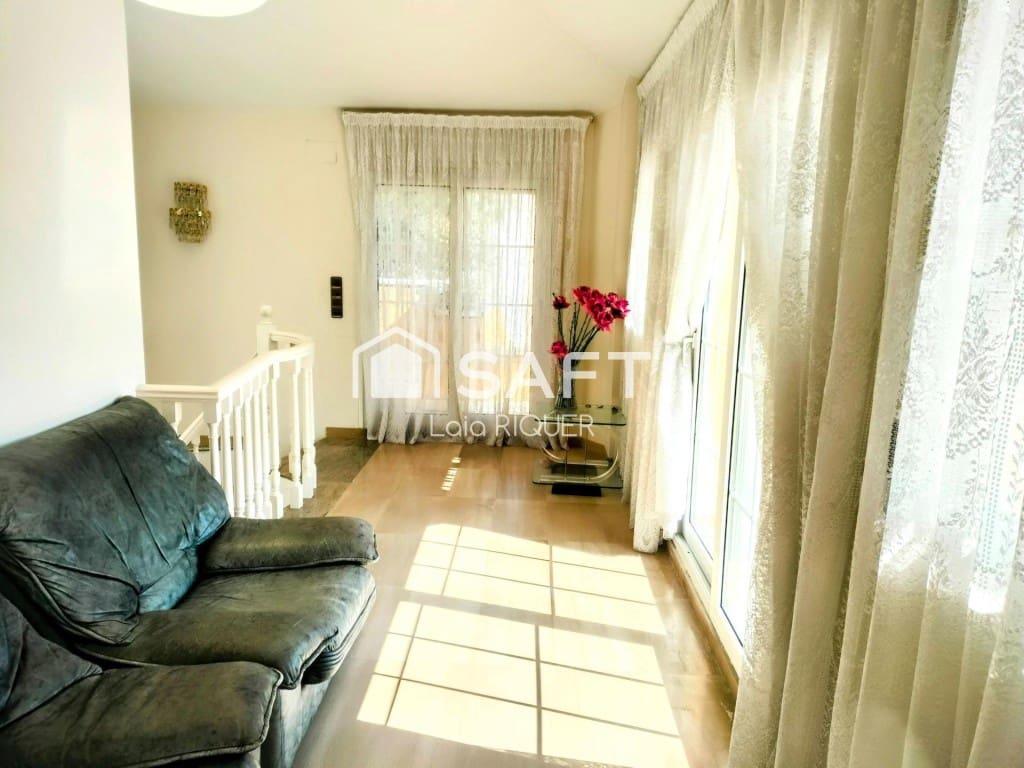 3 soverom Villa til salgs i Pineda de Mar med garasje - € 499 000 (Ref: 9595145)